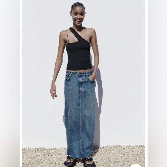 Zara Tops - Zara Asymmetric Neckline Black top nwt size small